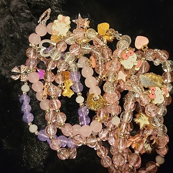 Hello Kitty - Picture 2 of 2